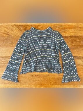 ✨ Free People Soft Knit Bell Sleeve Sweater – Size Small ✨